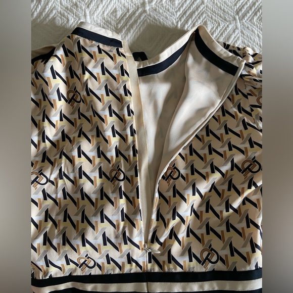 Beautiful Ports dress - Picture 2 of 5